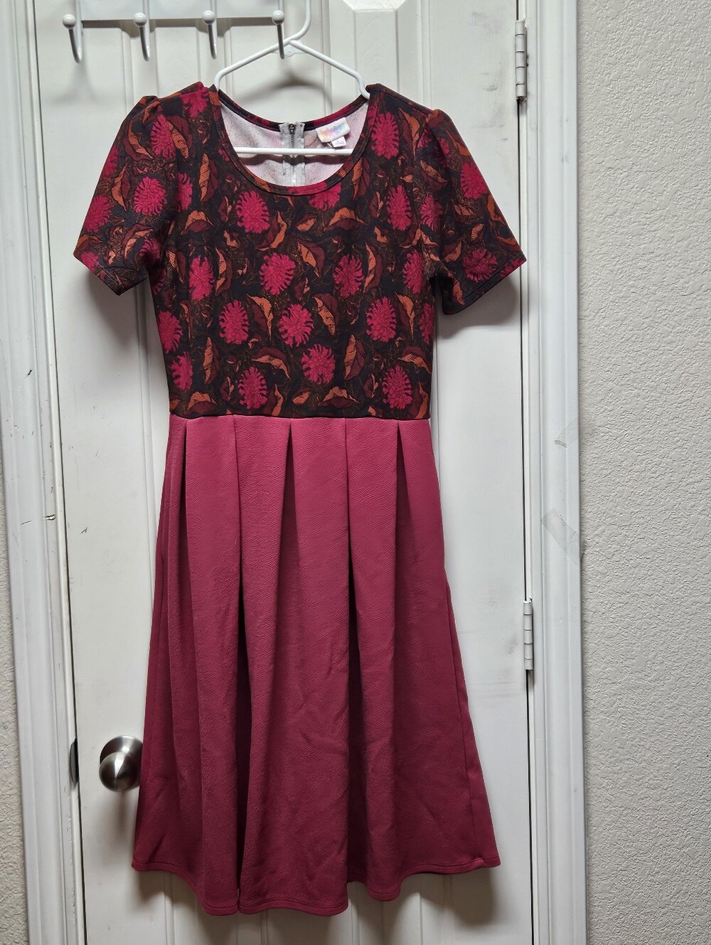 LuLaRoe Amelia Dress - Floral Bodice & Solid Magenta Pleated Sz. Large